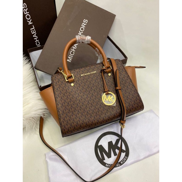 MK SELMA SIGNATURE FREE BOX