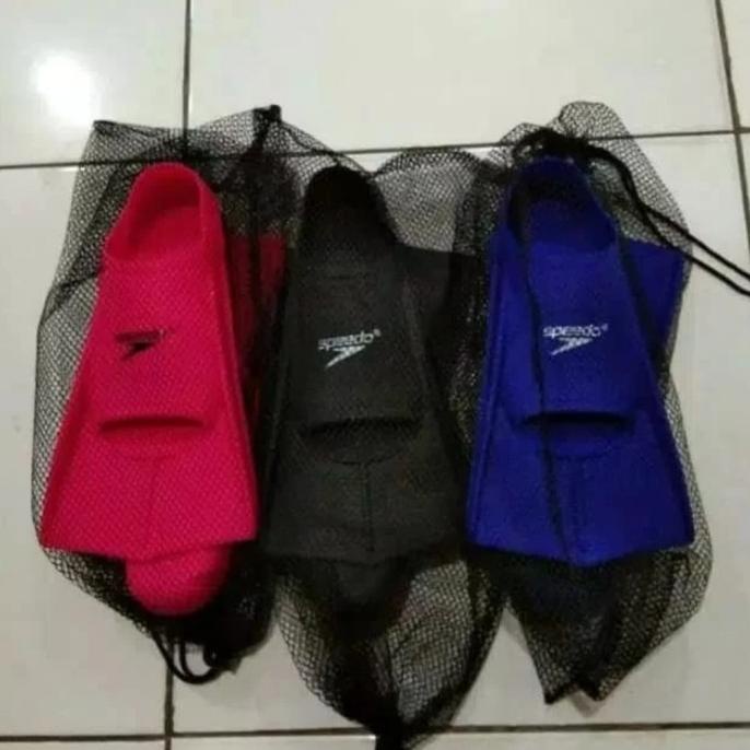 sepatu /kaki katak renang speedo