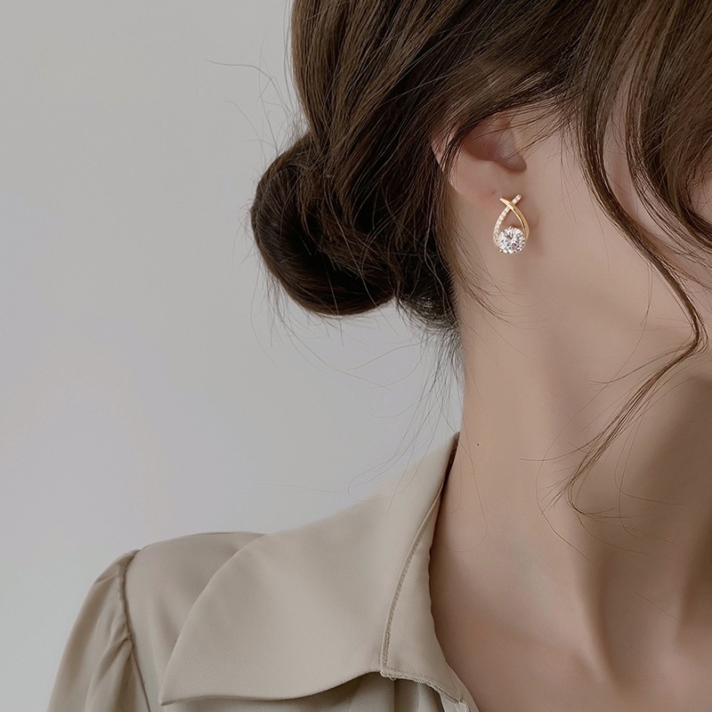 Niche Anting Unik2022Gaya Baru Trendi Niche Desain Anting Indah Kecil Dingin Gaya Silver Needle Earrings
