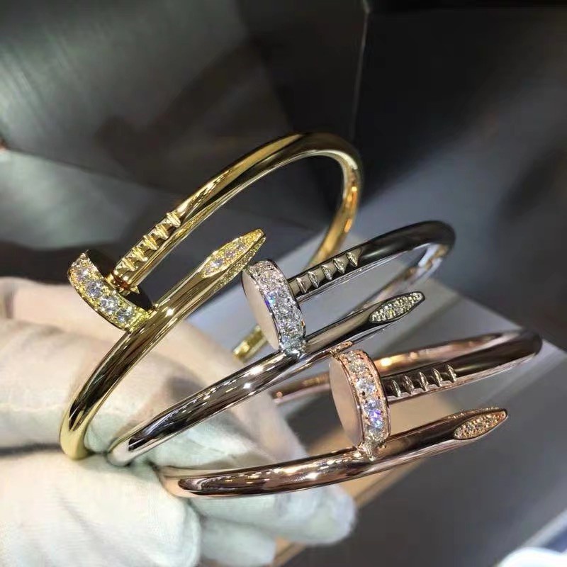 Gelang Titanium Steel Lapis Rose Gold 18K Hias Berlian Zircon Untuk Pria / Wanita