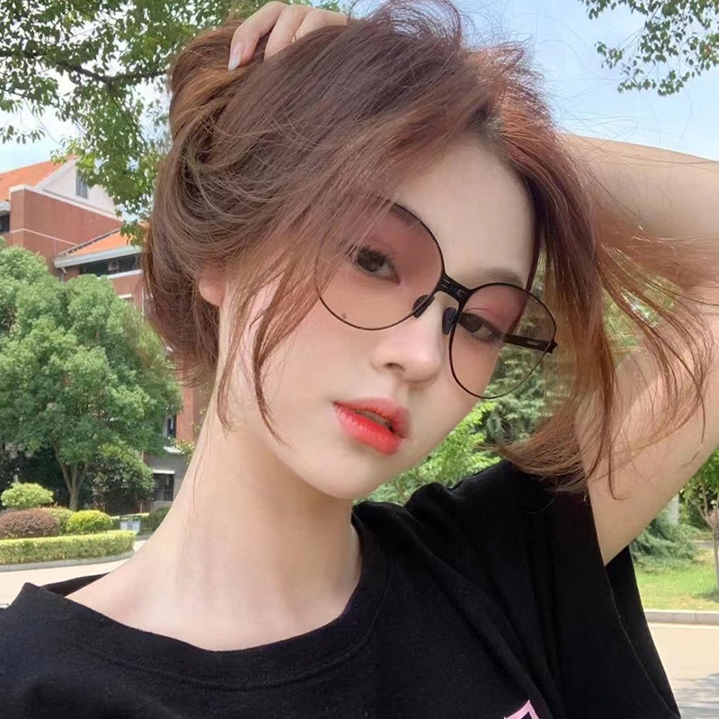 (YUZHU) Kacamata Lipat Bingkai Logam Fashion Korea Baru Warna Gradien Musim Panas Perlindungan Matahari UV Sunglasses