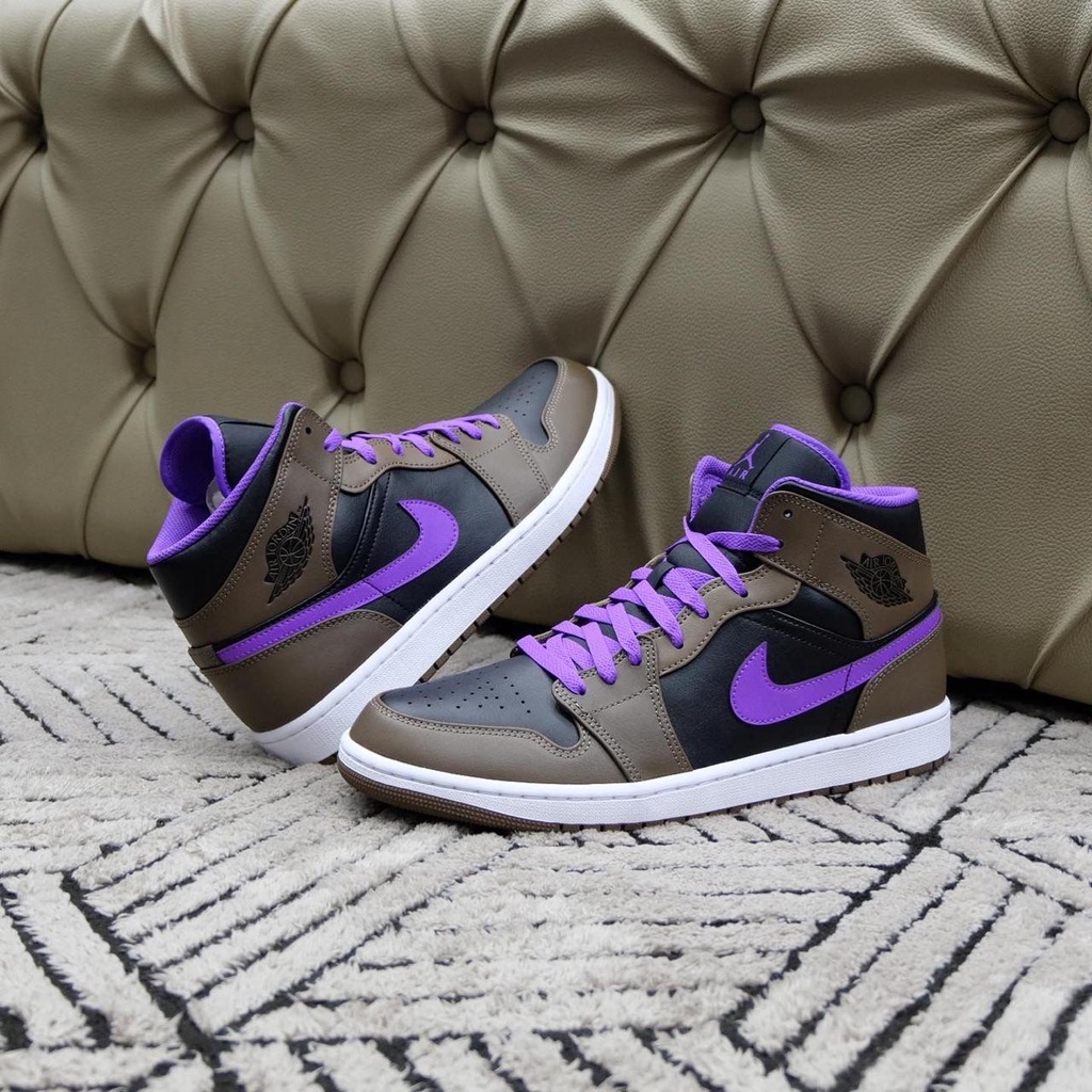 Air Jordan 1 Mid Palomino