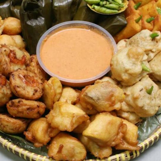 

Gorengan tampah halal dan higienis .,