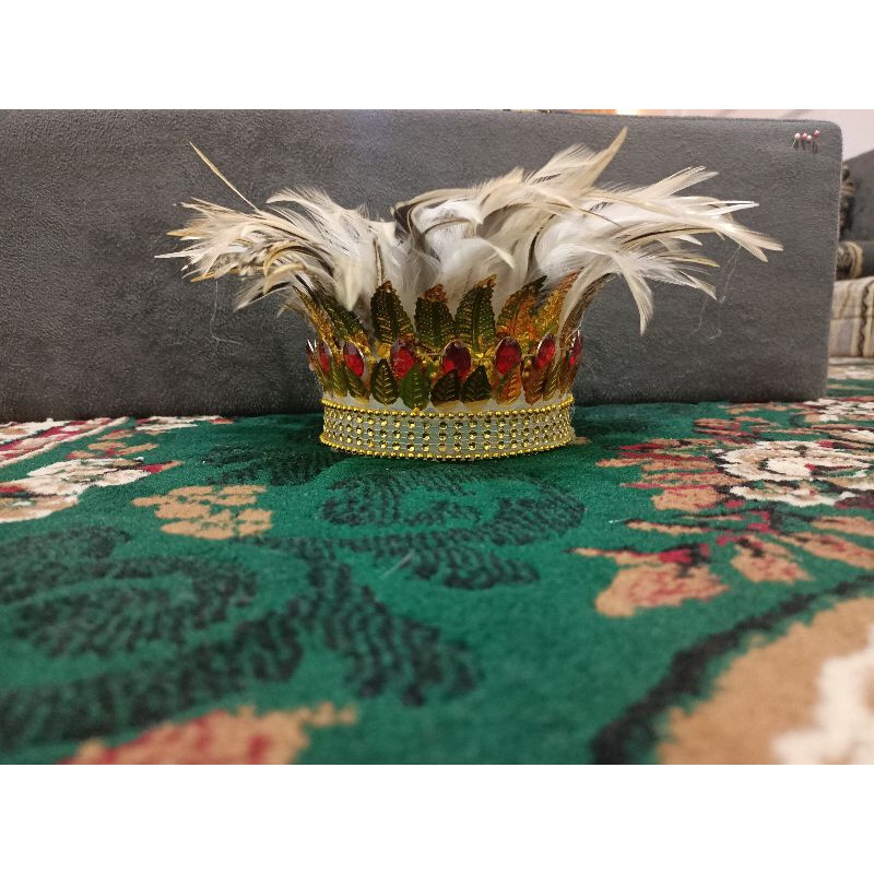 aksesoris kepala bulu /adat Dayak / kalimantan