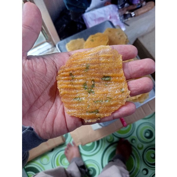 

Kecimpring Singkong Bawang Daun Kecil 500gr