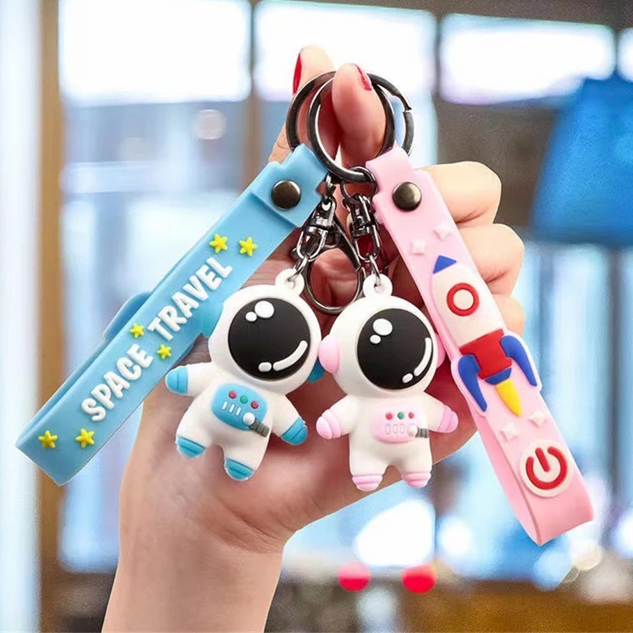 Kartun Spaceman Karet Lembut Pasangan Gantungan Kunci Lucu Astronot Key Ring Pendant Kreatif Flash Gantungan Kunci Kawaii Pink Biru Tas Ornamen