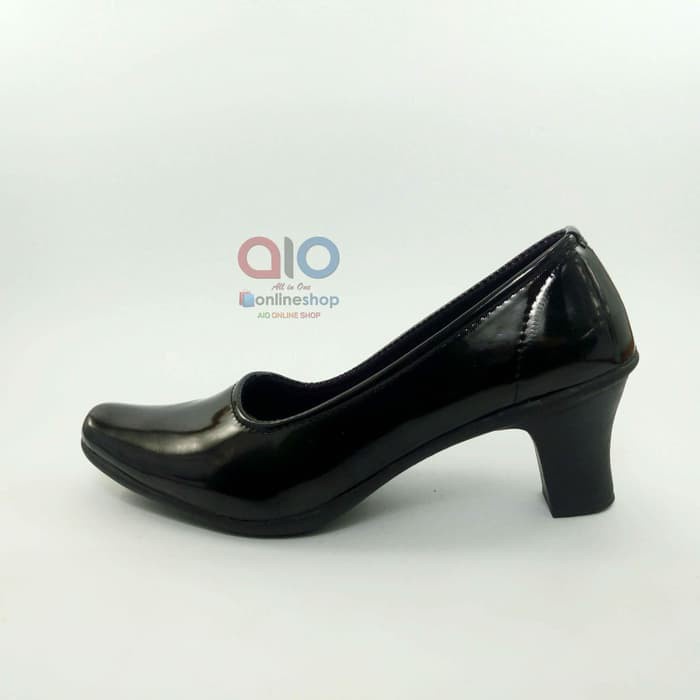 Aline Sepatu Pantofel Wanita Hak 7 Cm High Heels Glosy Kerja Hitam Polos Kilap Glosy AW19