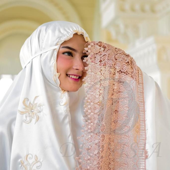 Dionisia Enisa Mukena Luna Maya Dewasa Renda Bordir Terbaru 2020