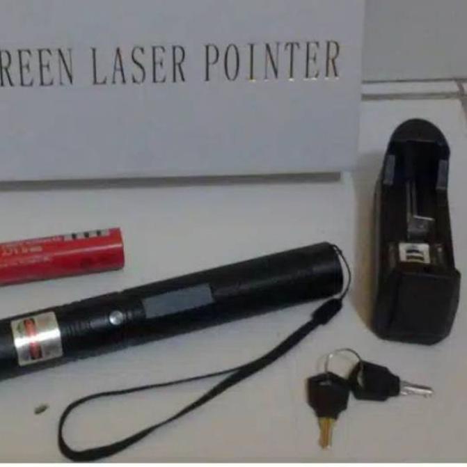 ➵ Laser Pointer Hijau Recharge 303 10KM Terjauh Jarak Jauh Laser Ijo Leser Pointer ✮