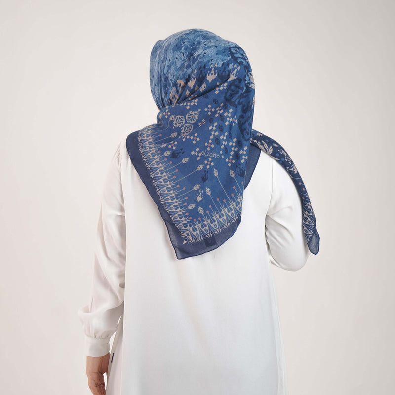hijab segi empat motif kaila ikat elzatta