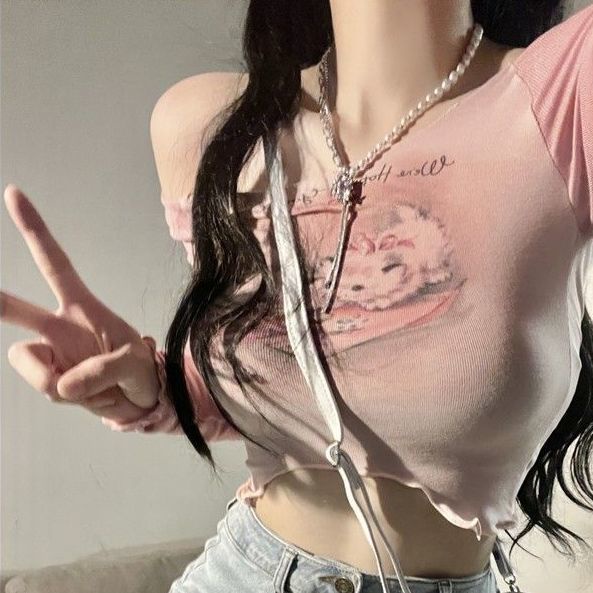 Red Manis dan Pedas One-Shoulder Cat Print T-shirt Wanita Splicing Warna Kontras Telinga Kayu Pendek Lengan Panjang Ketat bottoming Atasan Kemeja