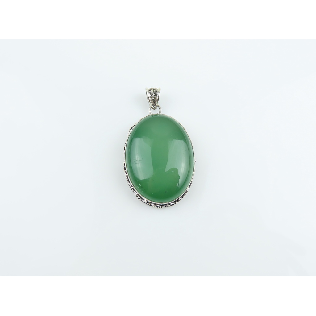 Liontin Oval dengan Permata Green Aventurine