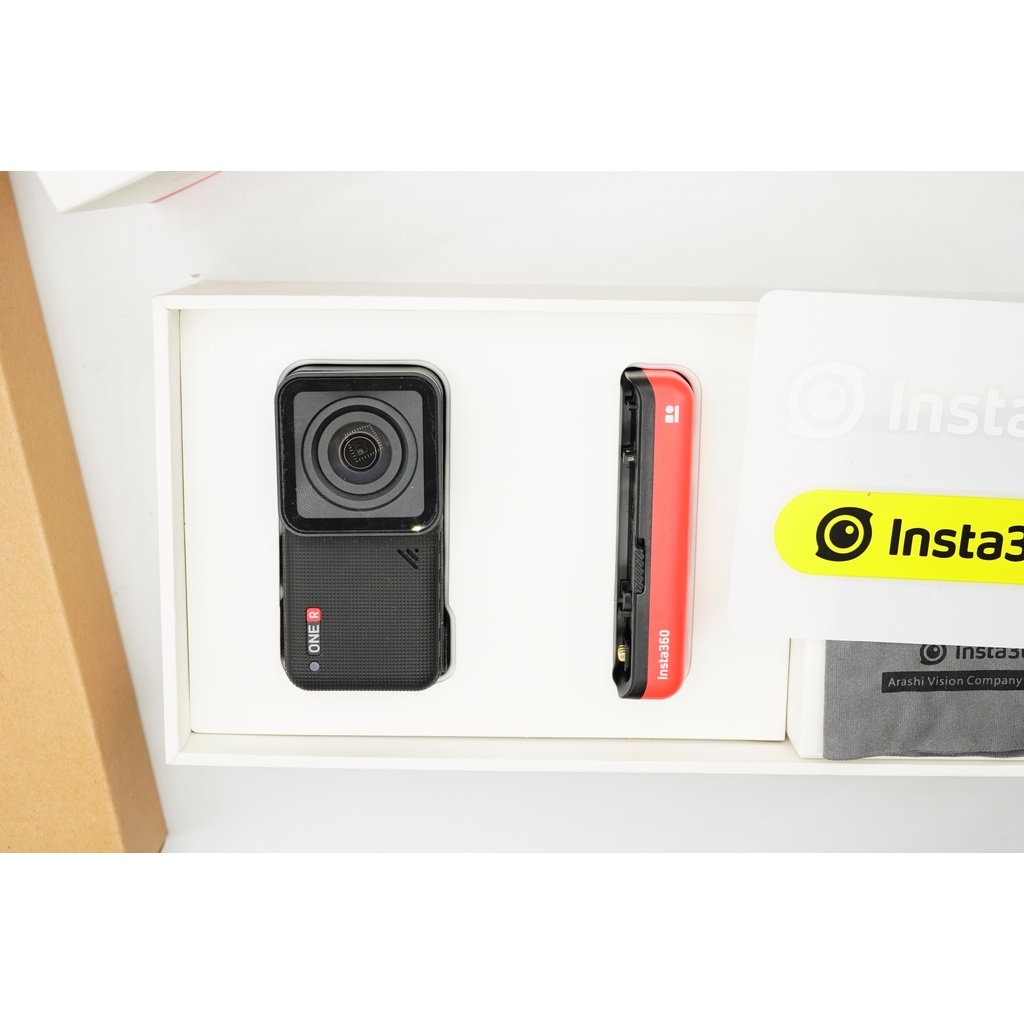 JOELBdg - Insta360 One R Combo Package Mint Condition