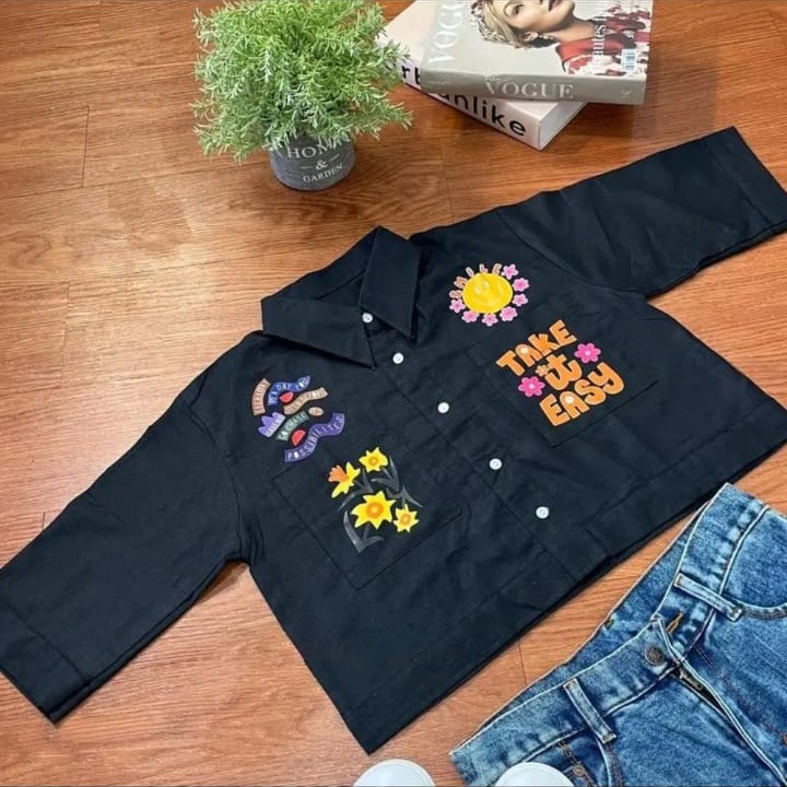 BEFAST - ZEC Kemeja AYUNA CRINCLE / XOXO GOOD VIBES / BE OKAY XOXO PAINTING SHIRT | KEMEJA SABLON WANITA PREMIUM / Pakaian casual Wanita / HEM Wanita Terbaru / OOTD Ala Korean Style Wanita / Kemeja Crop Lengan pendek Motif / Terlaris