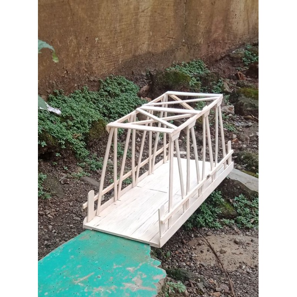 miniatur jembatan dari stik es krim