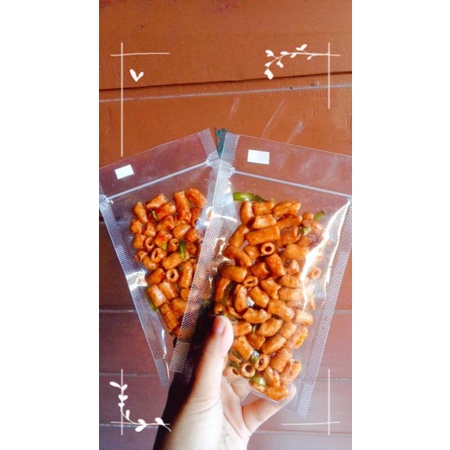 

MAKRONI BANTET HOT JELETOT/BUMBU KARAMEL EXTRA DAUN JERUK