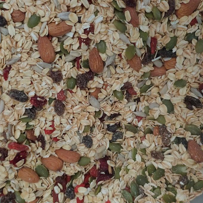 

➯ 1000gr Muesli Gembira : rolled oat, sunflower, pumpkin, almond, dark raisin, cranberry & gojiberry Varian Mentah/ Roasted ✧