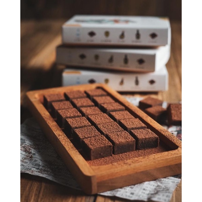 

Diskon Basic Small - Valentine Chocolate Hampers Coklat The Brown Hare