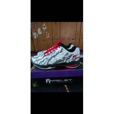 Sepatu badminton FELET Boost 1.0
