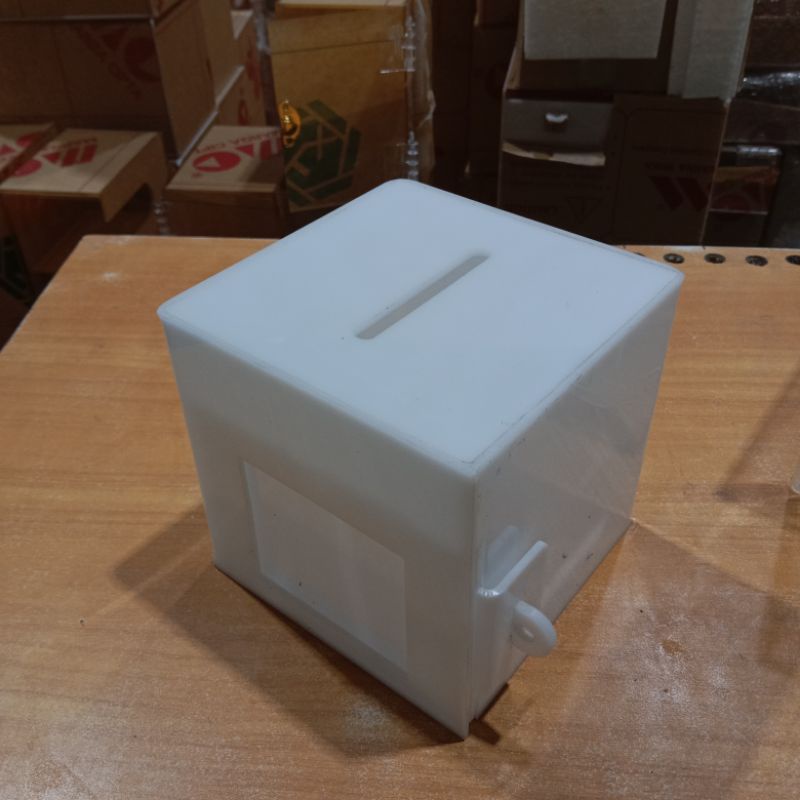 Kotak Amal Gantung Ukuran 10 x 10 x 10 cm Bahan Full Akrilik