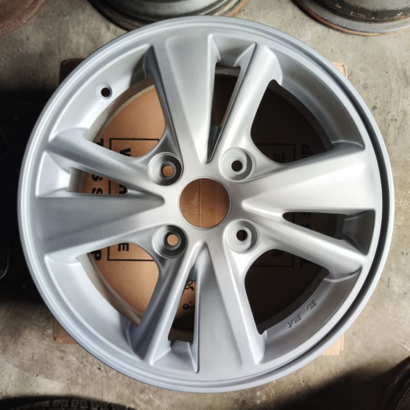 Velg Avanza Veloz R15 Original