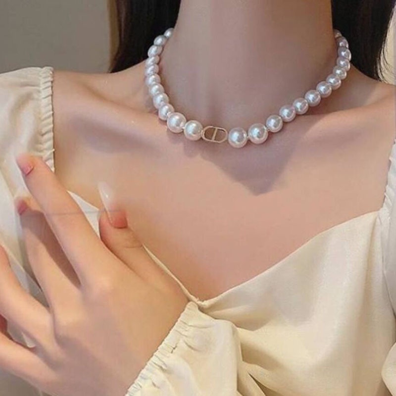 Kalung Mutiara Antik Gaya Ins Perempuan Desain Sambungan Hidung Babi Choker Pasang Klavikula Rantai