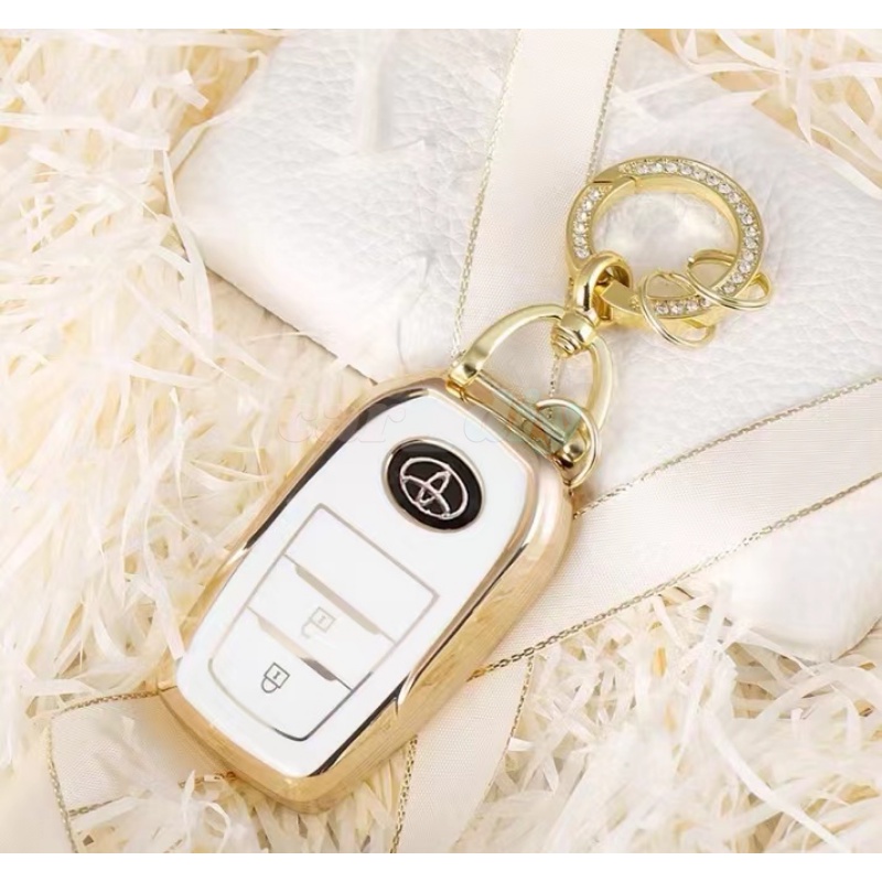 Totoyota Terlaku key cover Remote key case Dengan Rantai Fashion Kreatif Keyring Gift Vios Fortuner Innova CorollaYaris Altis Hiace Avanza Land Cruiser Hilux Camry Wigo RAV4 Revo