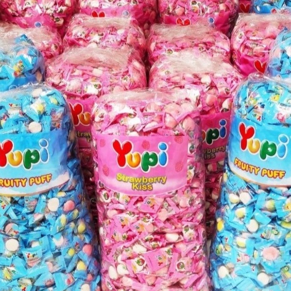

PERMEN YUPI 1 KG FRUITY PUFF STRAWBERRY KISS ORIGINAL