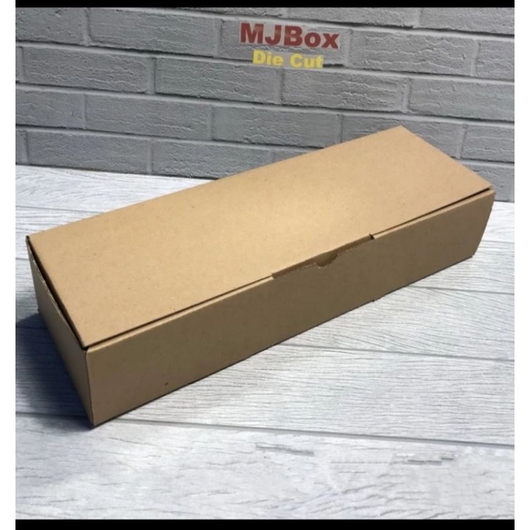 

Kardus Uk.30x17x8 cm.........Die Cut