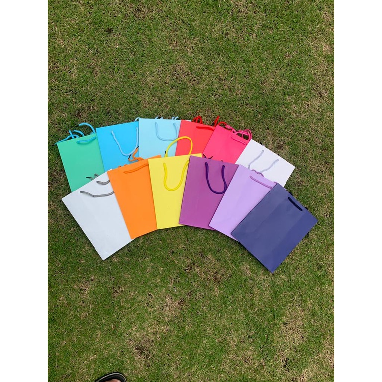 

Paperbag polos uk M / Tas tenteng murah / Goodie bag / tas kado | 2404 | [ TERMURAH ] MSGG