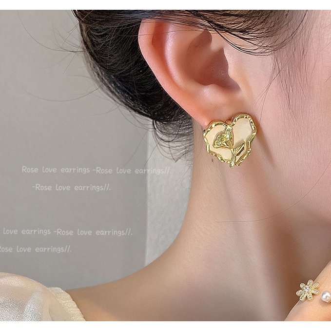 Anting Mutiara Indah Gaya Korea Klasik Snowflake Stud Earrings2023Aksesoris Fashion Wanita Baru