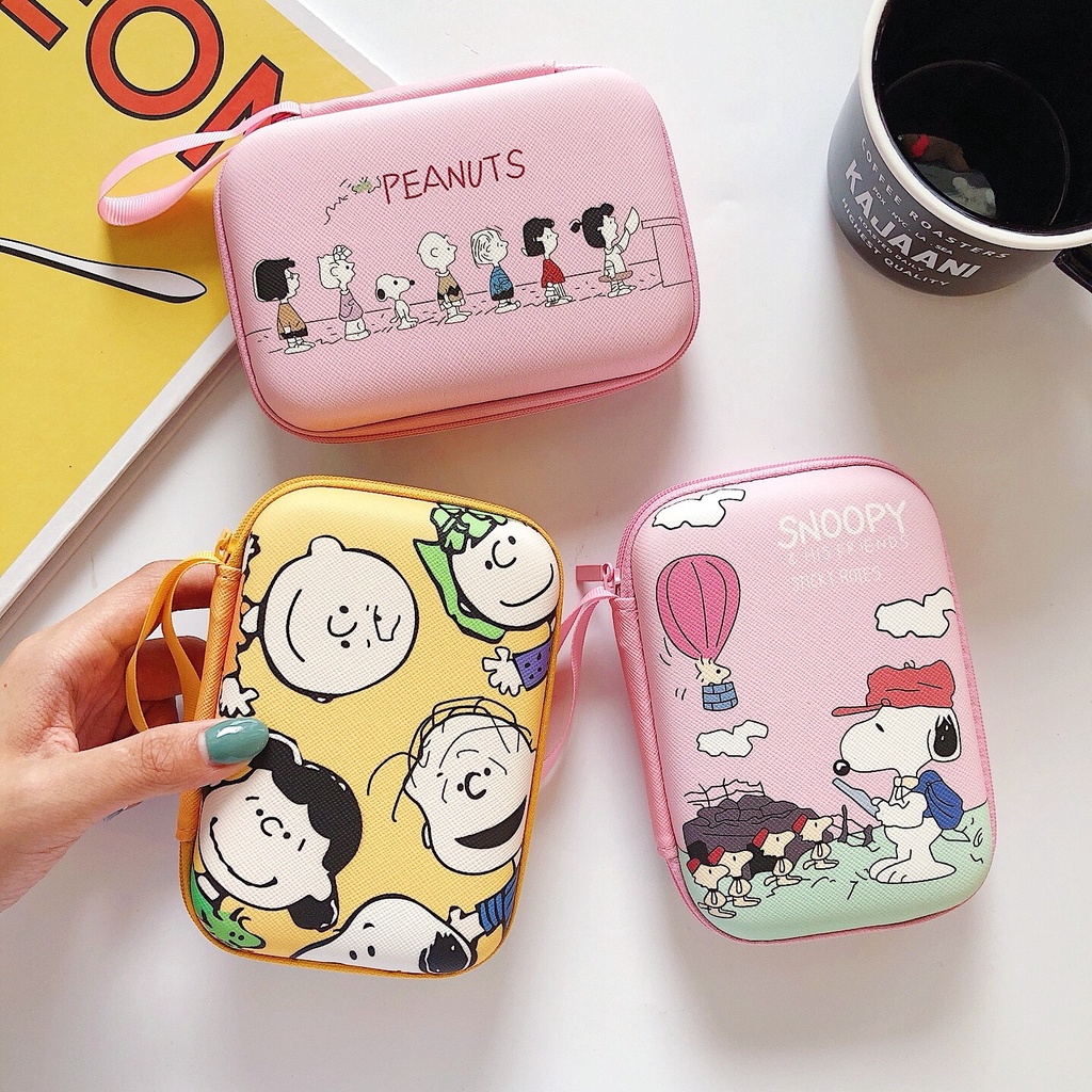 Pouch Bag Dompet Koin Uang Charger Kabel Headset Kartu Kunci Makeup Make up Kosmetik Tas Travel Organizer Portable Multifungsi Serbaguna Waterproof Lucu Gambar Karakter Kartun Cartoon Lotso Snoopy Kuromi Doraemon Mickey Maruko Elmo Warna Pink