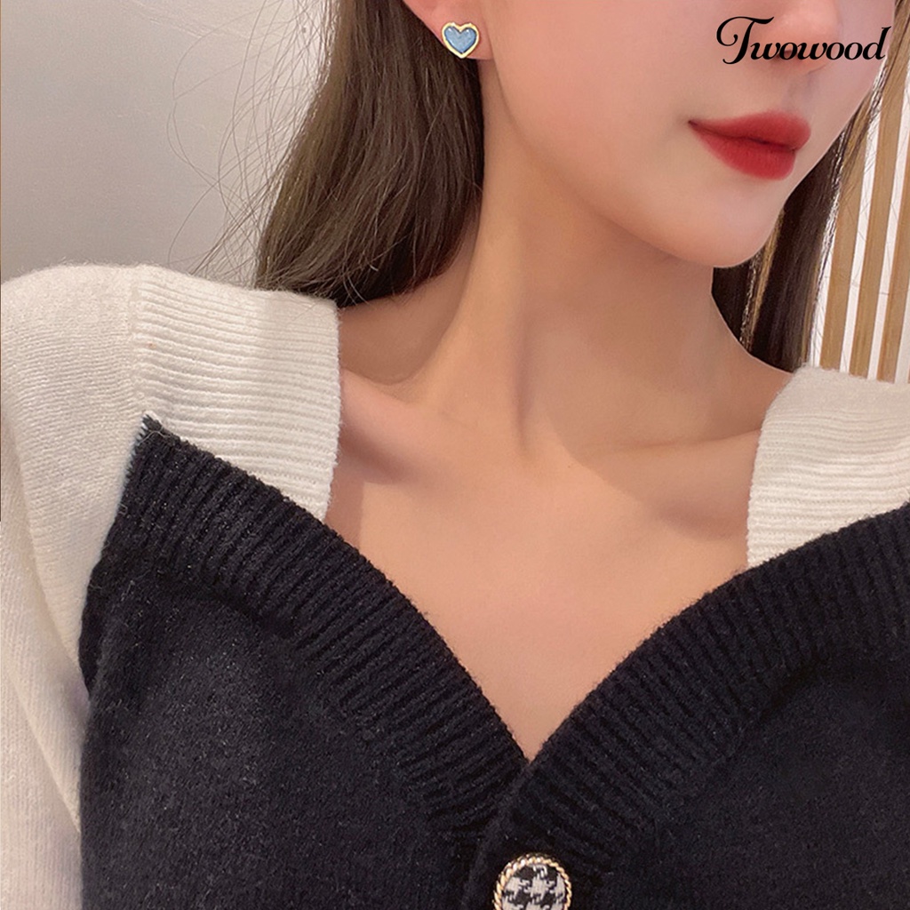 Twowood 1pasang Ear Studs Elegan Dainty Temperamen Melamun Hadiah Mini Hypoallergenic Retro Cinta Hati Kristal Imitasi Wanita Anting Perhiasan Aksesoris