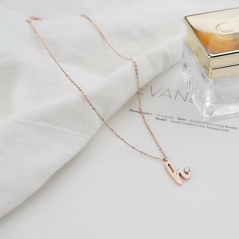 Kalung Rantai Dengan Liontin Huruf H Untuk Wanita | Kalung Rantai Dengan Liontin Hati Untuk Wanita | Aksesoris Bahan Titanium Steel 18K Warna Rose Gold | Perhiasan Bahan Stainless Steel