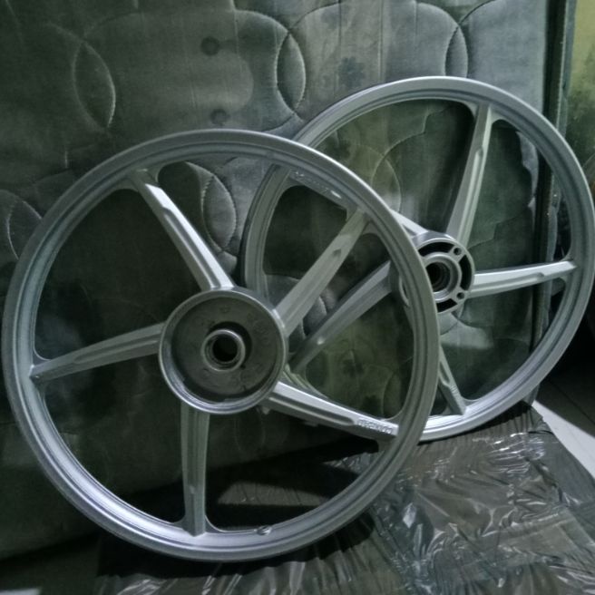 Velg pelek racing resing motor Revo absolut copotan