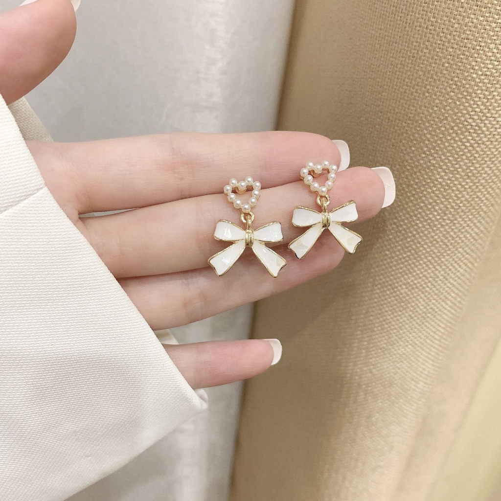 Modis Berkelas Gaya Selebriti Cahaya Mewah High-End Anting Jarum Perak Perempuan Cinta Busur Niche Desain Mutiara Anting Earrings