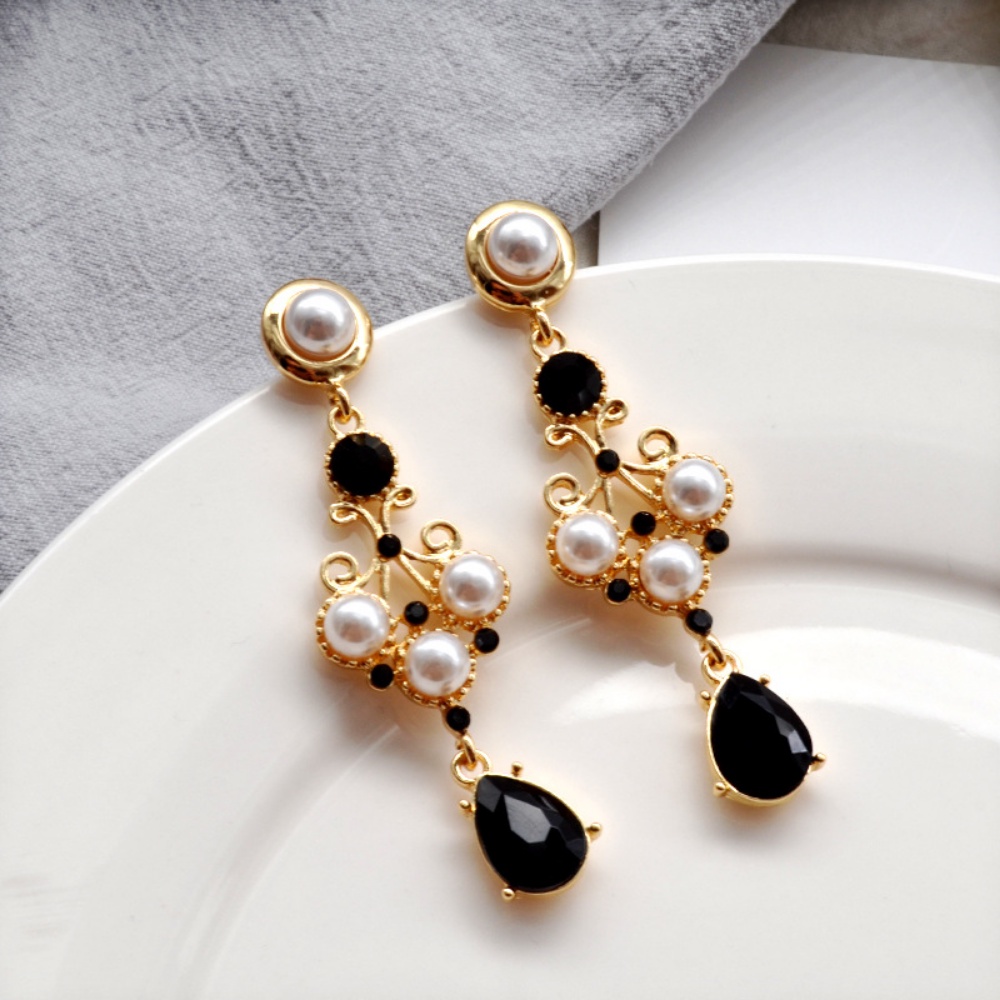 Deartiara Istana Retro Baroque Berlian Hitam Anting Kepribadian Fashion Mulia Tetesan Air Anting Mutiara Imitasi