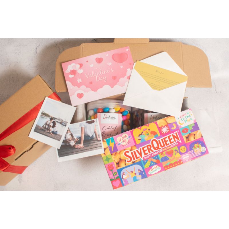 

Hampers Valentine Kado Gift Box Coklat Valentine + Free Print Foto dan Surat
