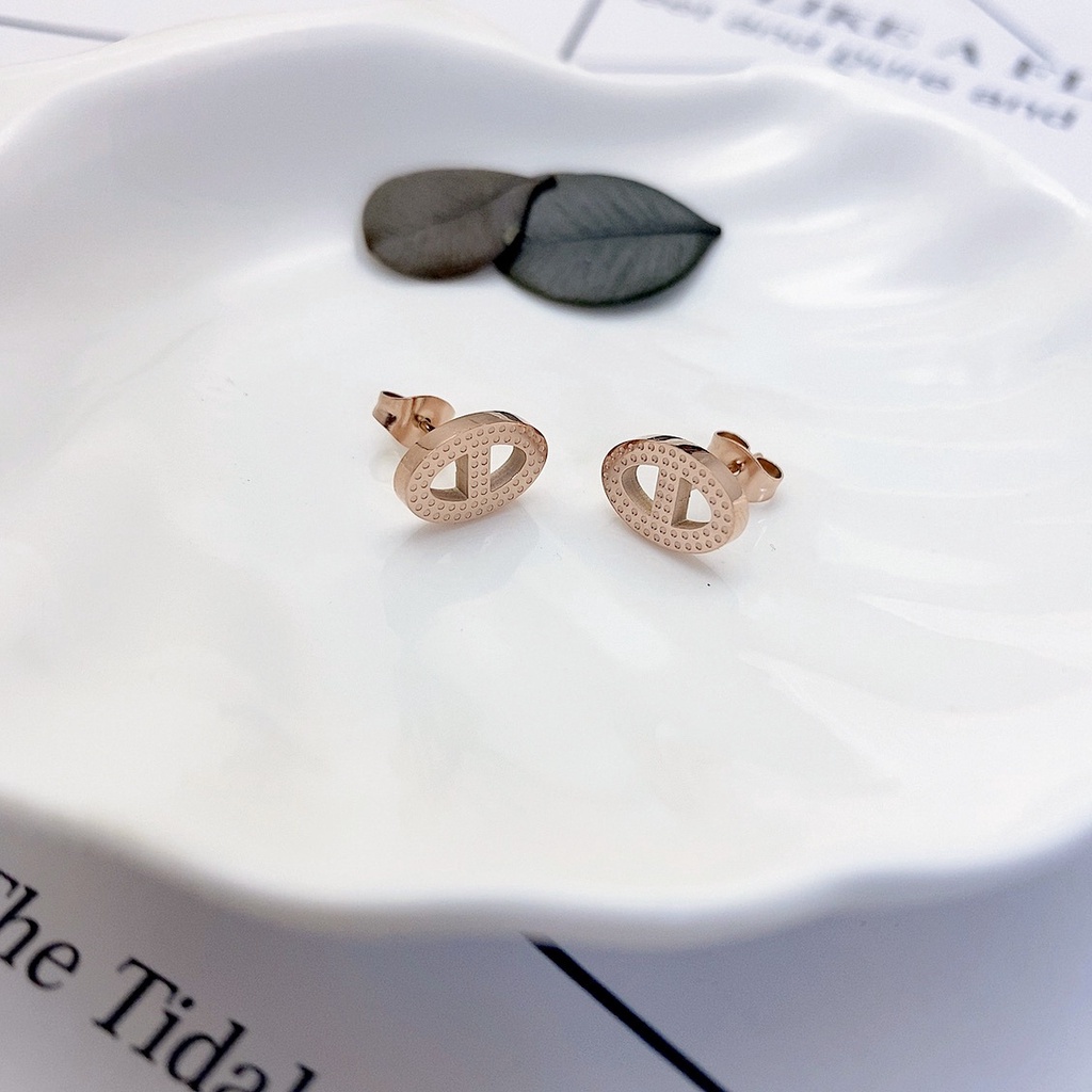 Anting Hidung Babi Bahan Titanium Steel 18K Warna Rose Gold Anti Alergi