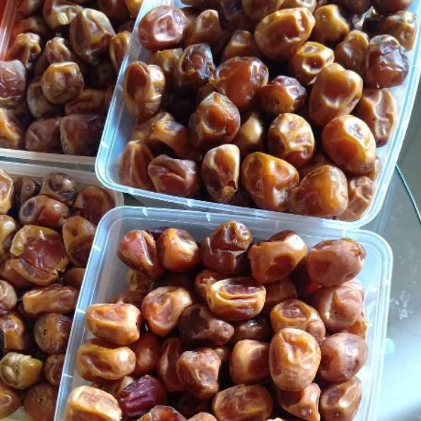 

Free Ongkir Kurma sukari 1kg toples / kurma sukari premium / Sukari Premium / Sukari Alqossim / sukari 1kg murah