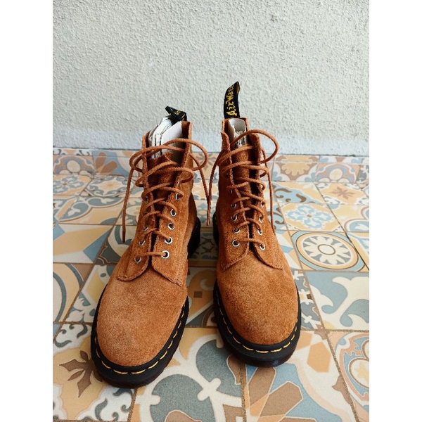 Dr. Martens (Docmart) 1460 Pascal Tan Suede