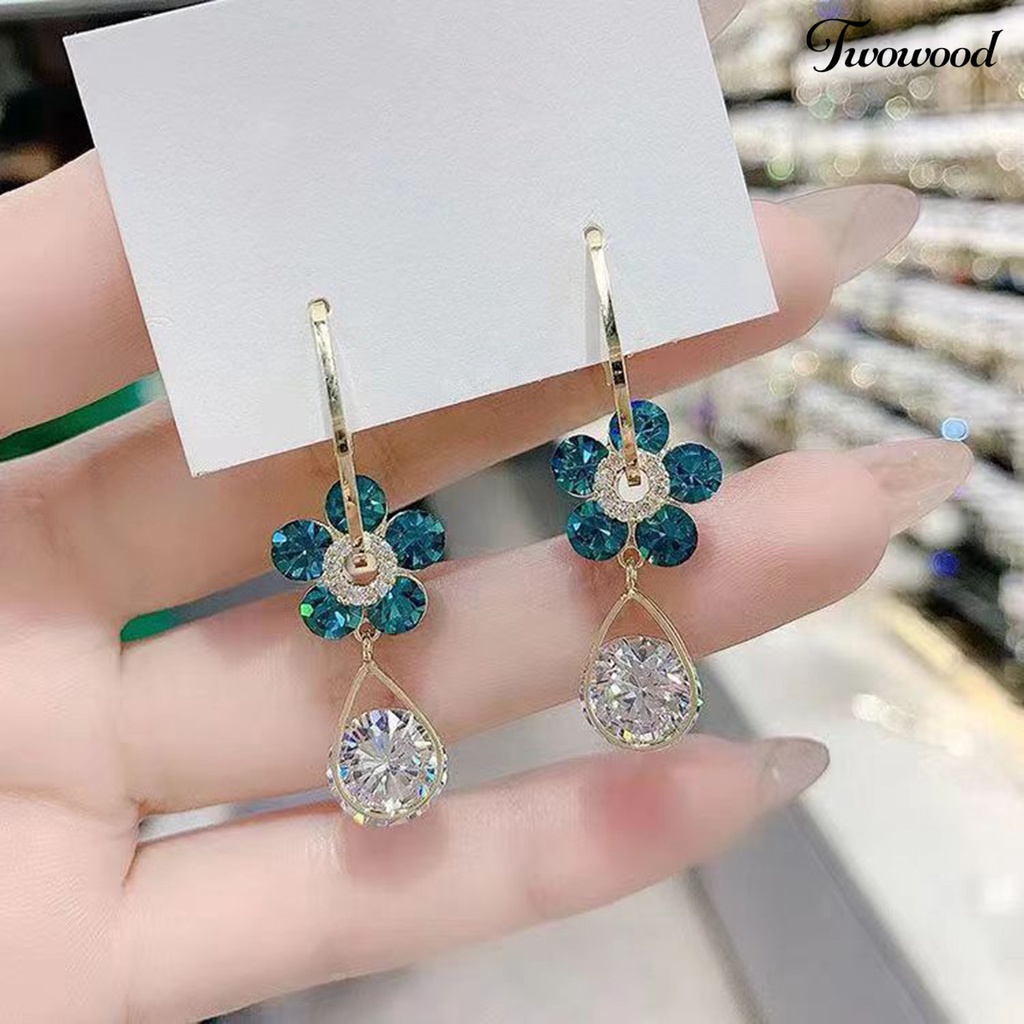 Twowood 1pasang Ladies Earrings Cahaya Mewah Elegan Temperamen Indah Halus Pakaian Sehari-Hari Alloy Faux Kristal Bunga Wanita Earrings Aksesoris Pesta