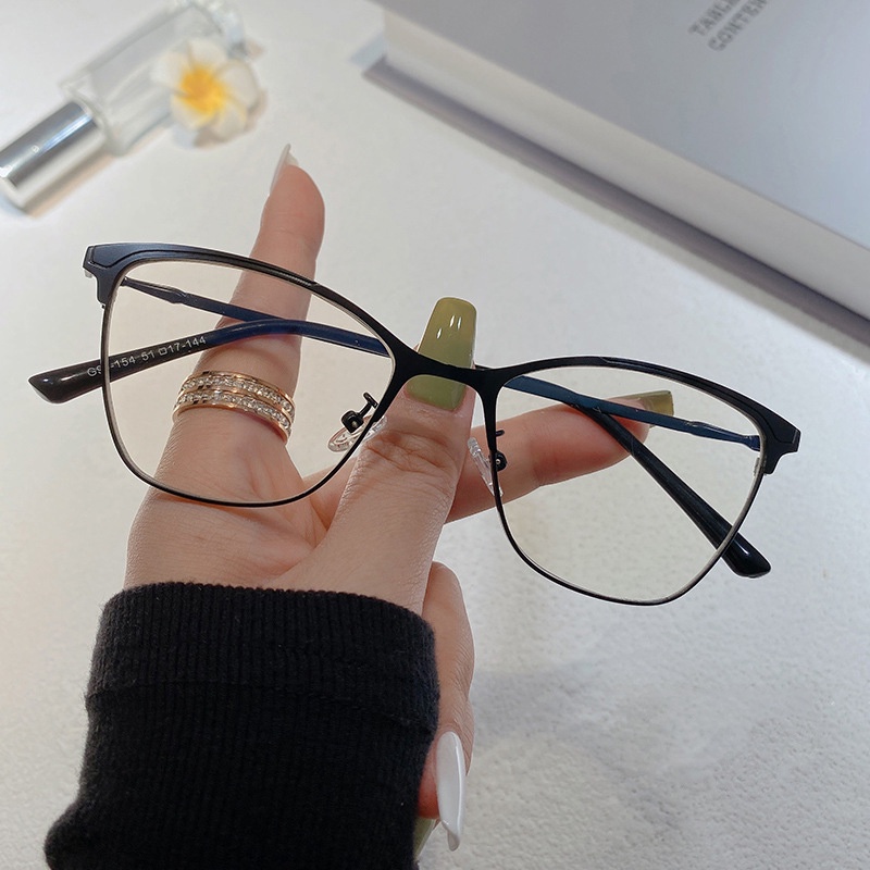 Kacamata Cat Eye Photochromic Anti Radiasi Frame Stainless Steel Untuk Wanita