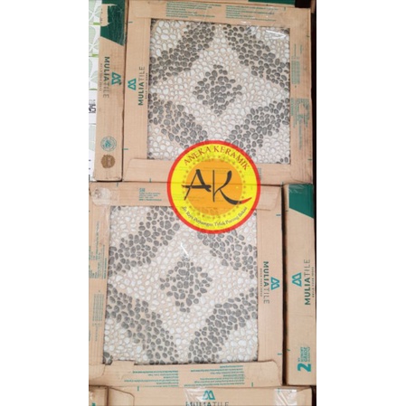 Keramik Lantai Kasar Emboss 40x40 Motif Batu Dekorative Timbul Avalon Brown