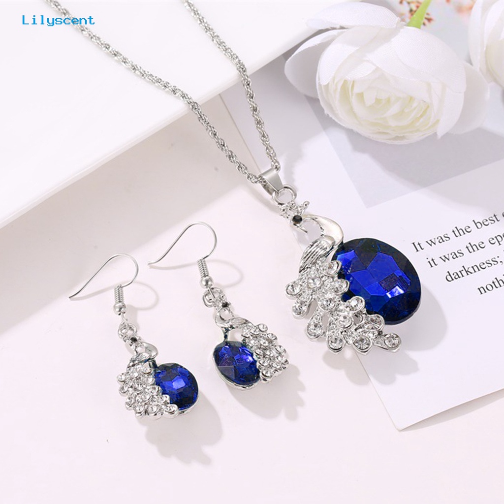 [LS] 2pcs/set Kalung Anting Set Biru Kristal Imitasi Kepribadian Glitter Indah Bentuk Merak Hias Berlian Imitasi Liontin Anting Kalung Perhiasan Aksesori