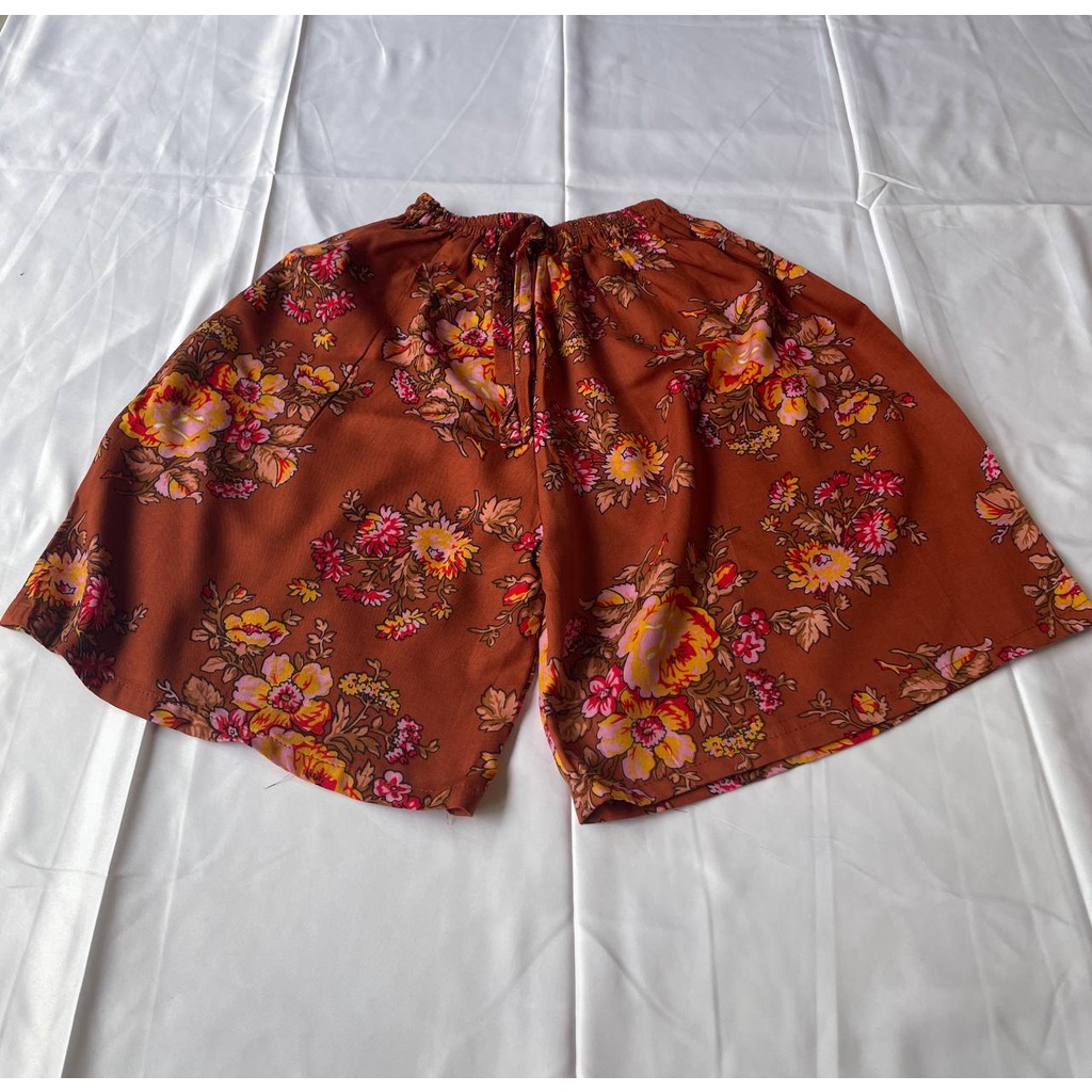 CELANA PENDEK PANTAI TERBARU MOTIF BUNGA CPB005