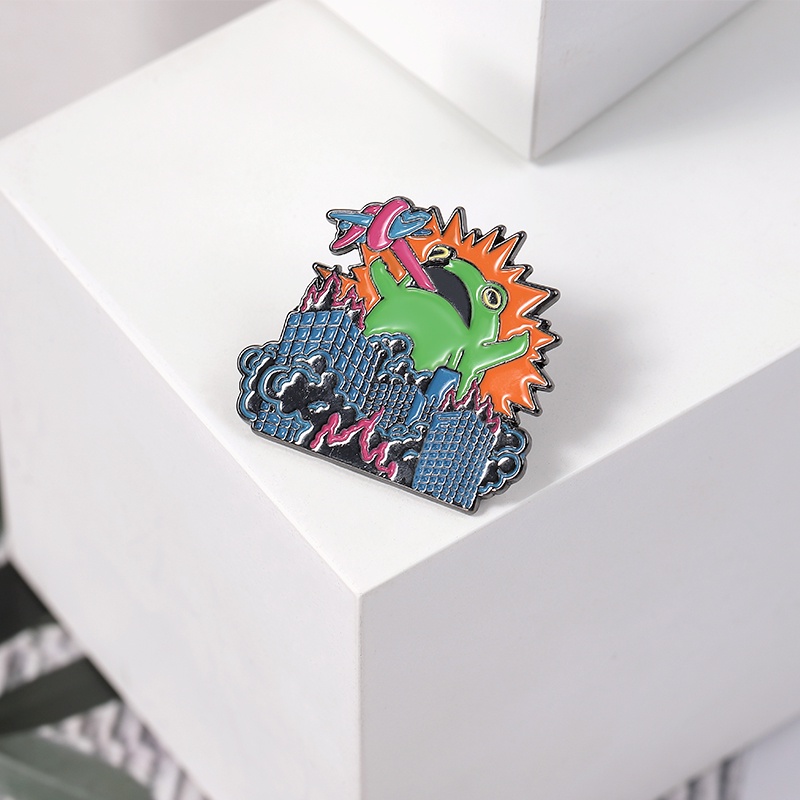 Lucu Novelty Katak Enamel Pin Kreatif Menghancurkan Kota Kodok Bros Lencana Kerah Pin Kartun Hewan Perhiasan Hadiah Untuk Teman