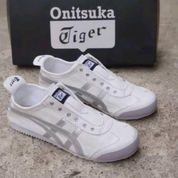 REKOMENDASI Sepatu onit women putih silver original