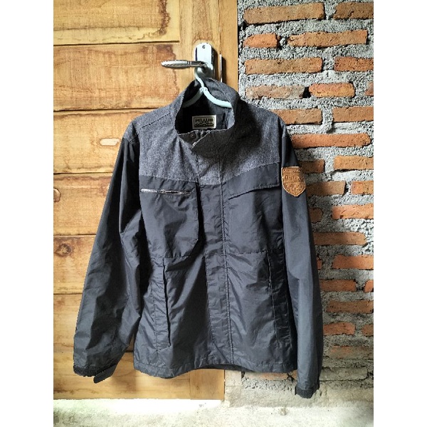 Jaket PRAUS