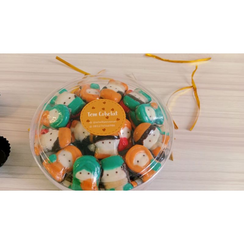 Coklat Karakter Lebaran bentuk anak muslim/muslimah